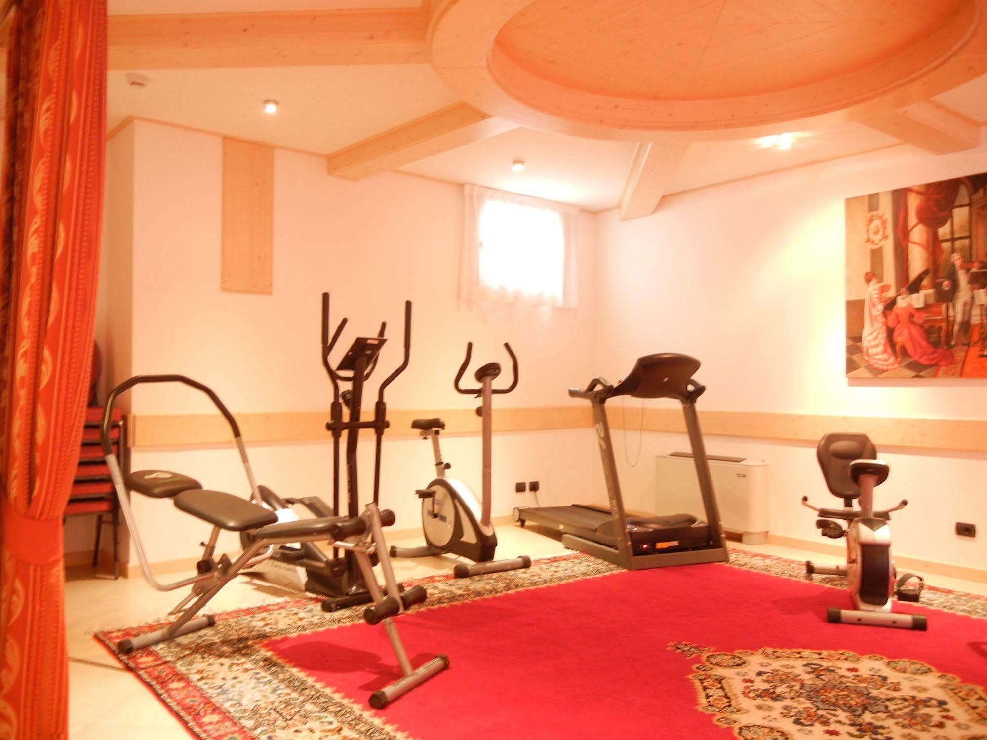 Folgaria Post Hotel Luaran gambar